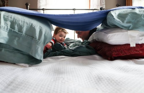 building a pillow tunnel upon request - Fujifilm X-E2